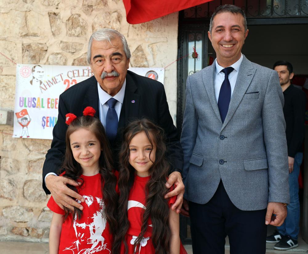 Konukoğlu, Mezun Olduğu Okulda 23 Nisan Coşkusuna Ortak Oldu