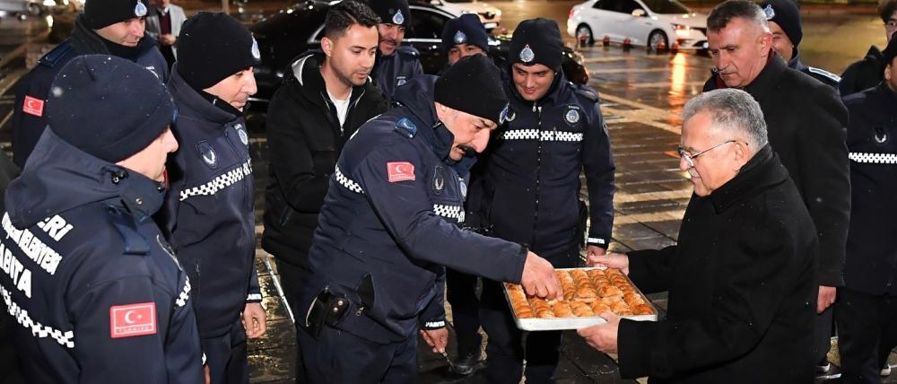 BAŞKAN BÜYÜKKILIÇ’TAN YENİ YILA GECE MESAİSİ