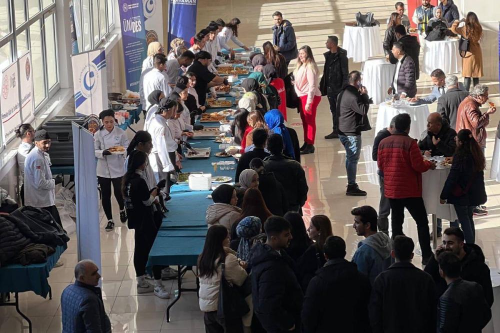ADIYAMAN ÜNİVERSİTESİ’NDE “YERELDEN EVRENSELE FÜZYON MUTFAK” BULUŞMASI