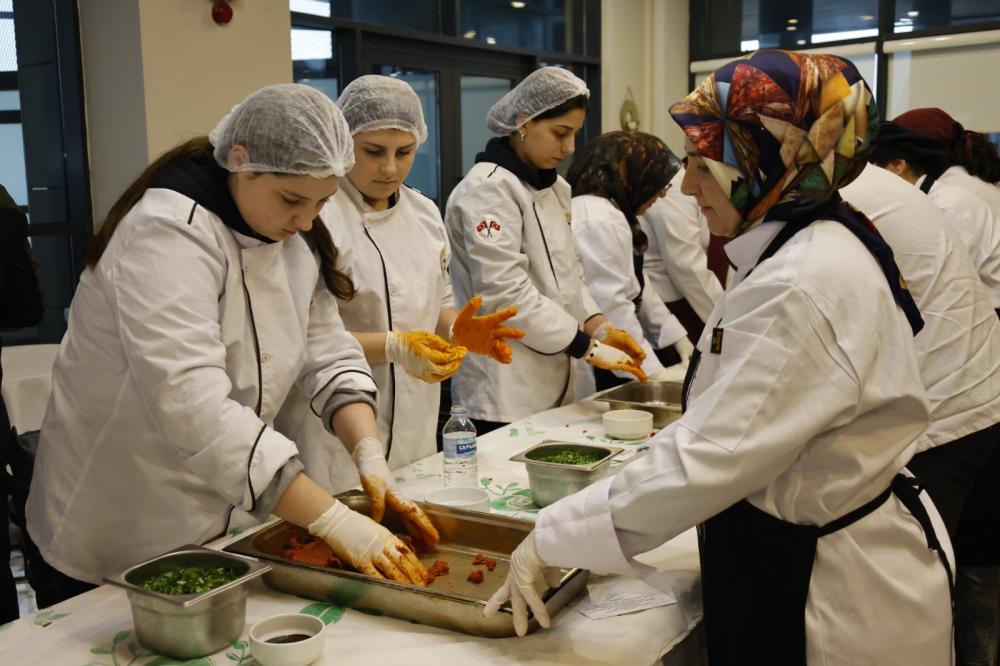 GELECEĞİN ŞEFLERİ BULUŞTU