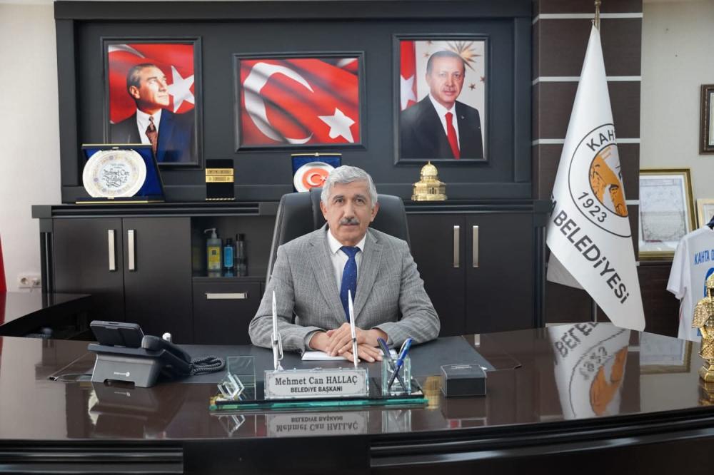 Bayrağa Yapılan Saygısızlığa Sert Tepki: Başkan Hallaç’tan Net Mesaj