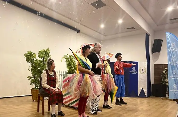 Başkan Çerçioğlu İncirliova'da Çocukları Tiyatro ile Buluşturdu