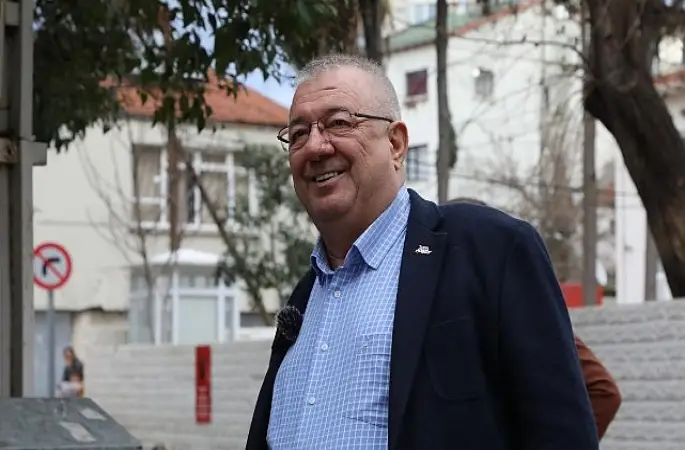 Başkan Ertaş sahaya indi; Edremit'te yol atağı