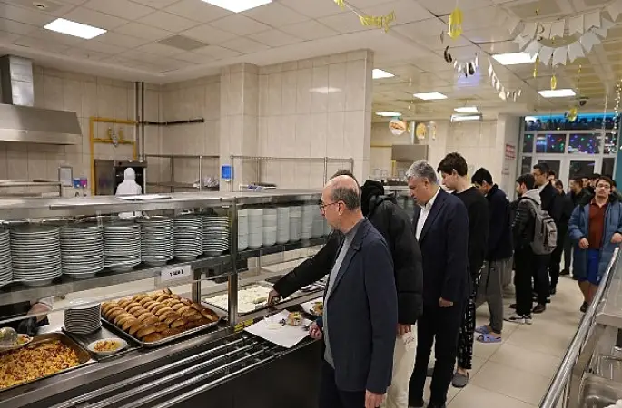 Başkan Pekyatırmacı Öğrencilerle Sahur Yaptı