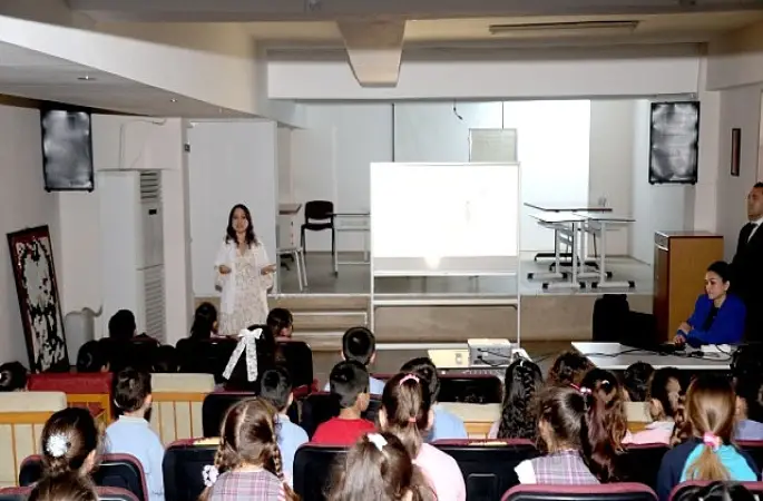 Bayraklı'da 14 Okulda 2 Bin 200 Öğrenciye Hijyen Eğitimi