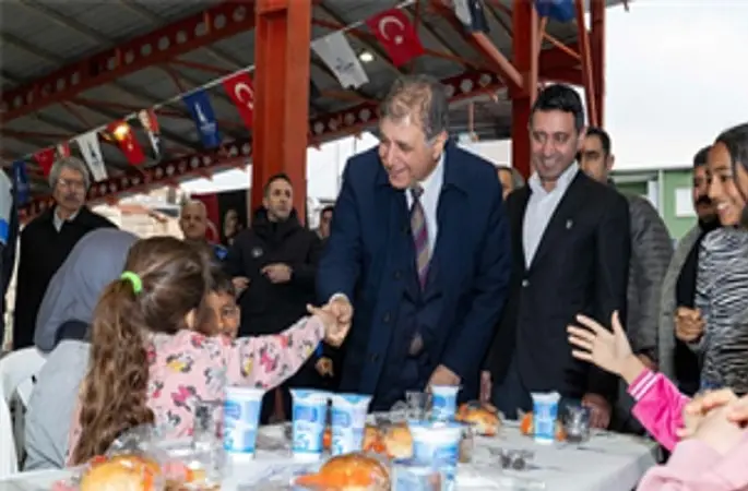 Bayraklı'da gönüller aynı sofrada buluştu