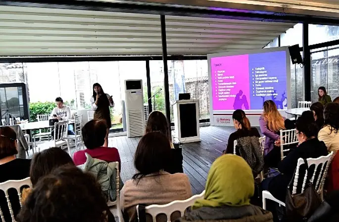 Bornova'da Sağlıklı İlişkiler masaya yatırıldı