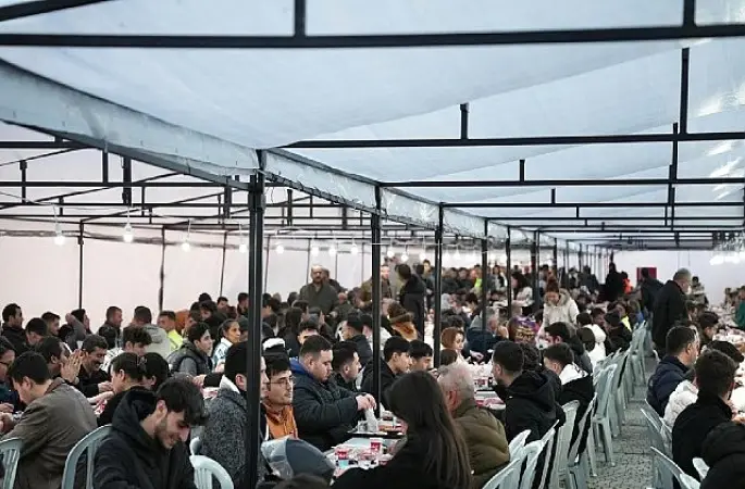Çeşme'de Ramazan birlikte yaşanıyor: İlk 3 gün yoğun ilgi gördü