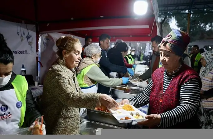 Didim Balat Mahallesi'nde Ramazan Bereketi Paylaşıldı