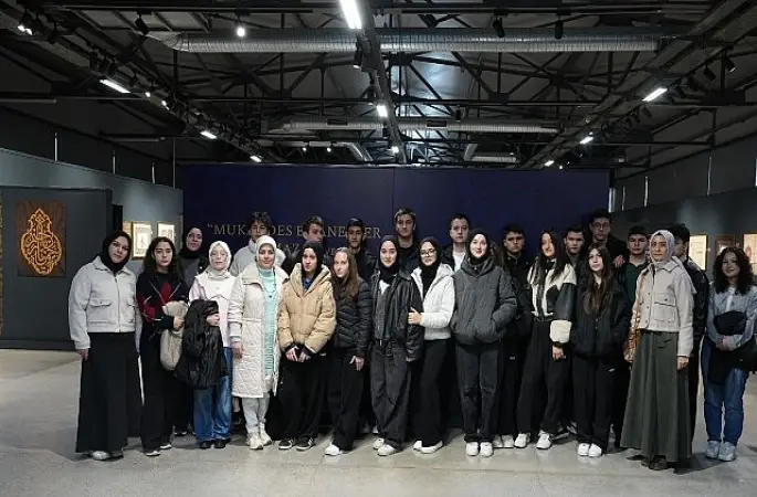 Gençler, “Mukaddes Emanetlere" sahip çıkıyor