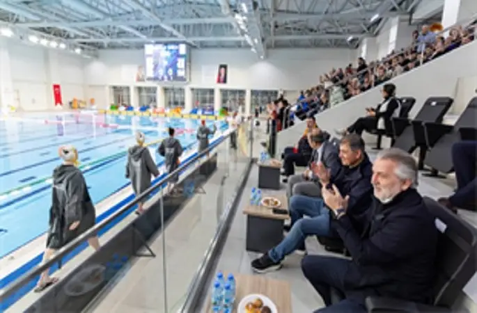 Göztepe'nin Avrupa zaferine Başkan Tugay da eşlik etti