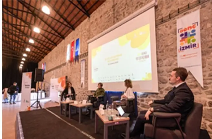 “İzmir Seninle" ile gençlere güçlü kariyer köprüsü