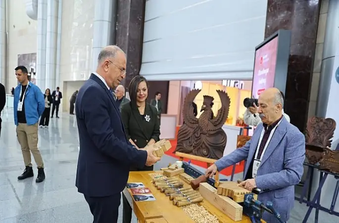 Karabağlar Belediyesi'nden mobilya sektörüne güçlü destek