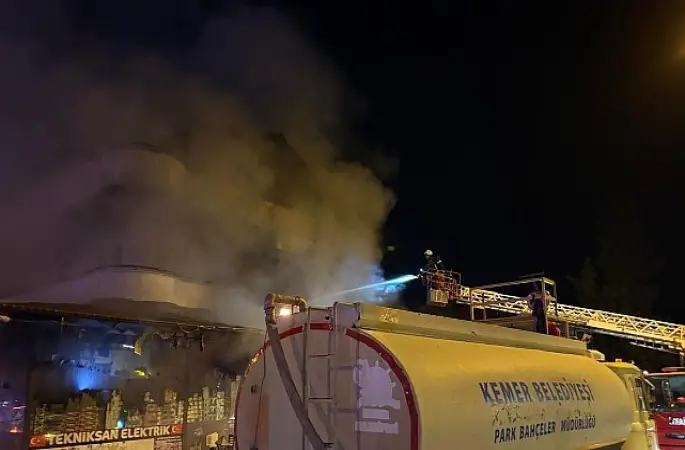 Kemer'de korkutan yangın