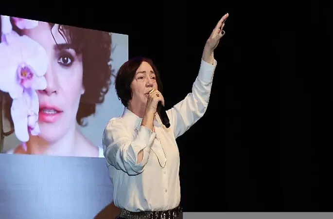 Nazan Öncel 'Yarınsız Yarın' ile Küçükçekmeceli Kadınlarla Buluştu