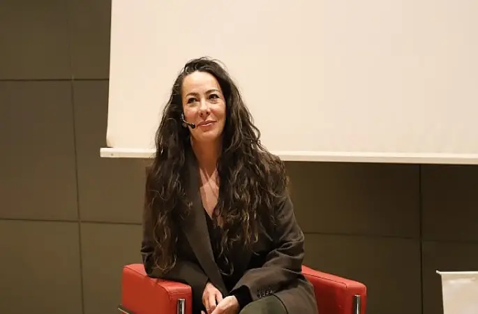 Oyuncu Zeynep Özyağcılar ile 8 Mart'a özel söyleşi!